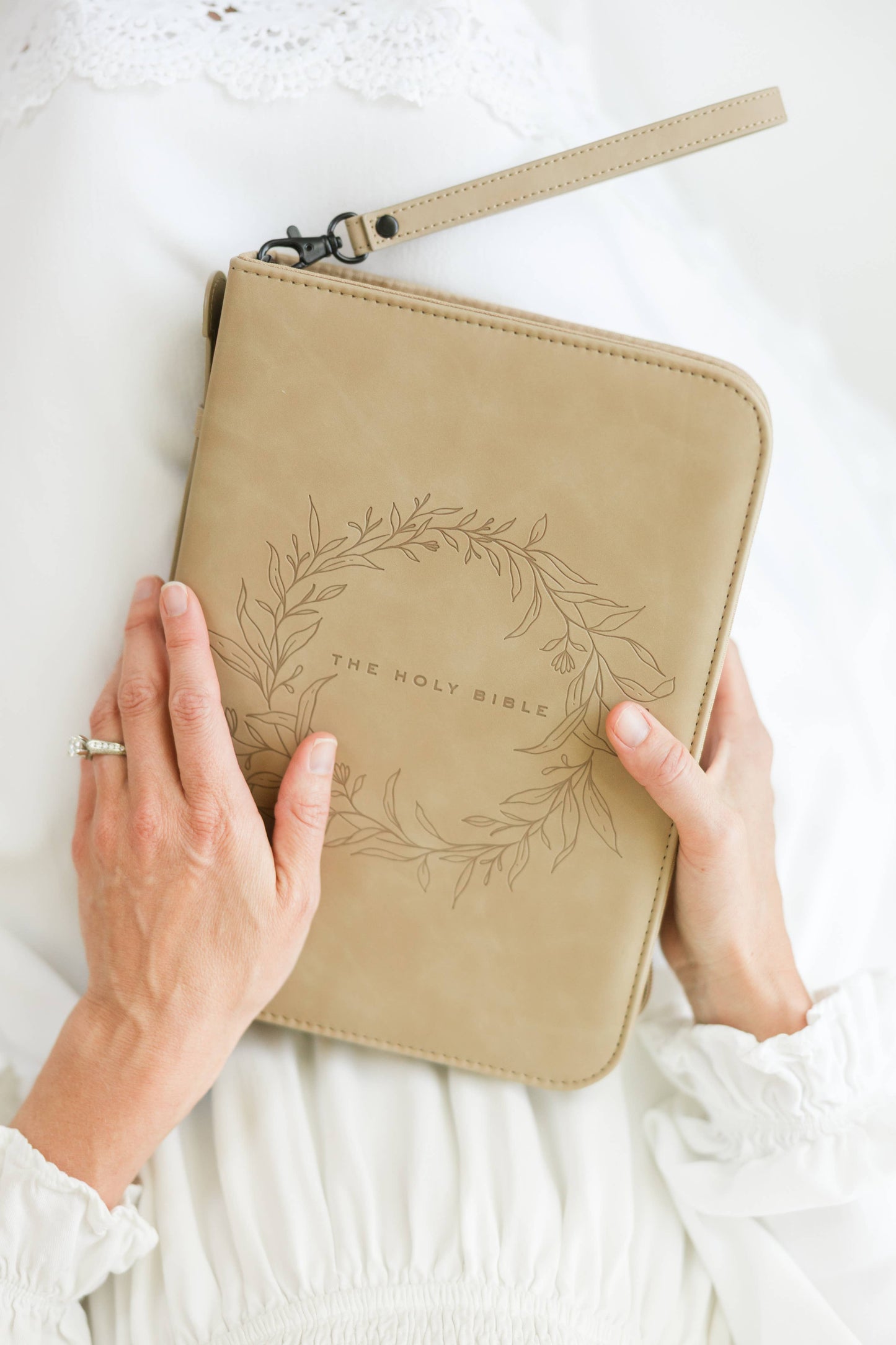 Bible Cover, Vegan Leather, Wreath Bible Case, Holy Bible