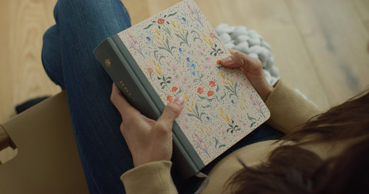 ESV Single Column Journaling Bible®, Artist Series, In Bloom
